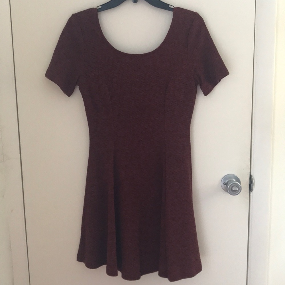 Red short sleeved dress